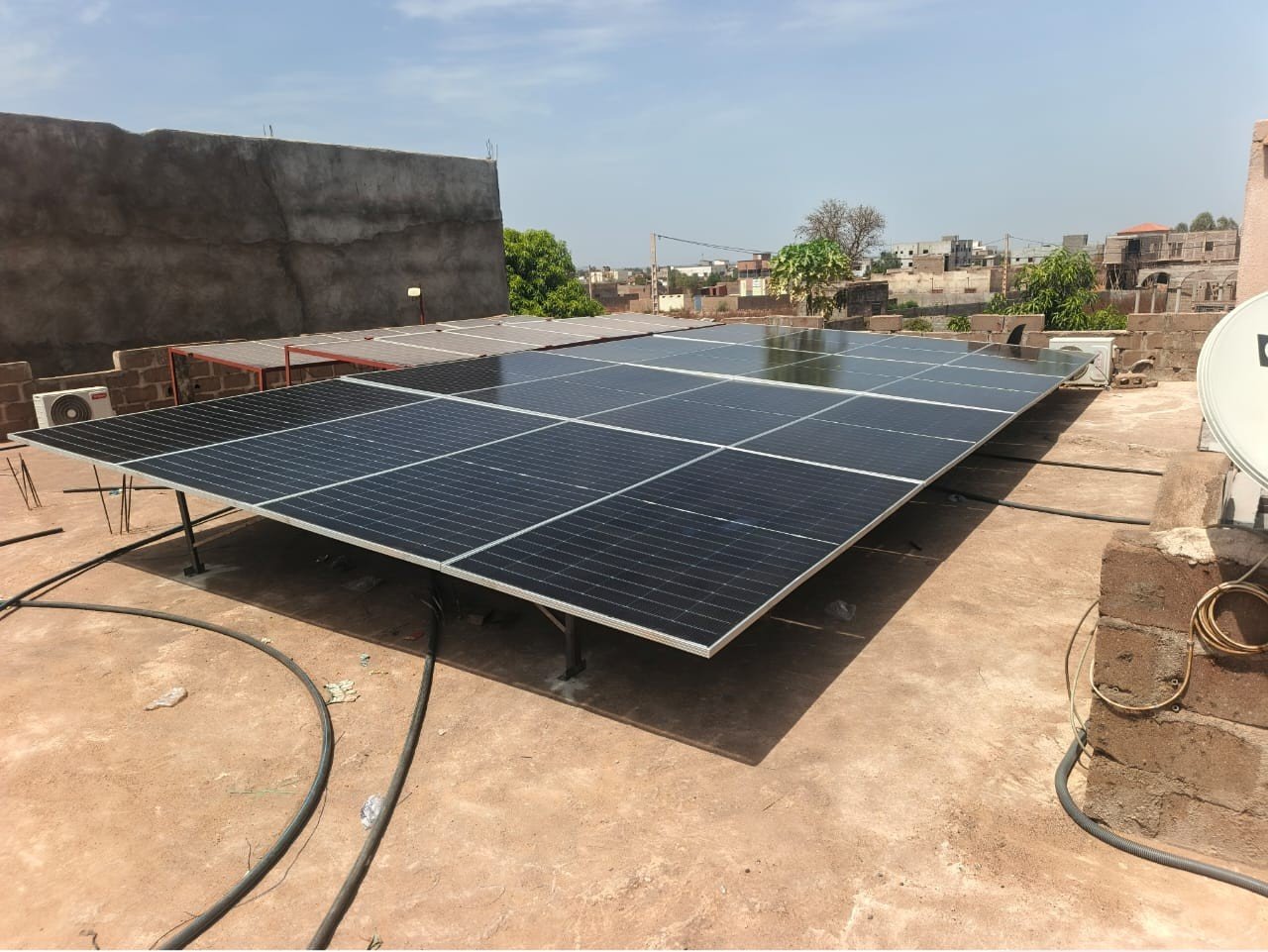Installation de panneaux solaires KONATE SOLAR sur toiture à Bamako